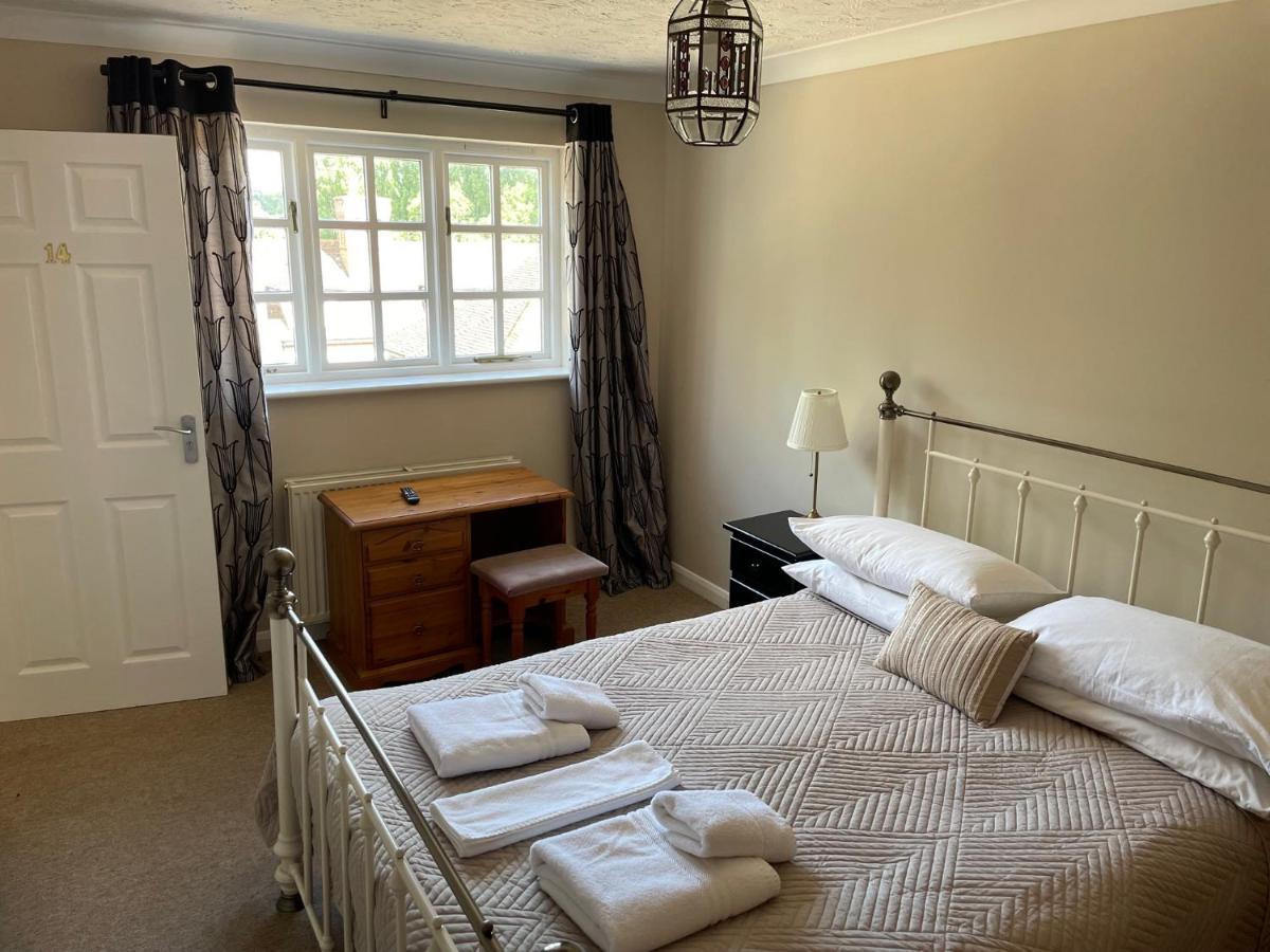 Longs Hotel & Inn Woburn Exterior foto