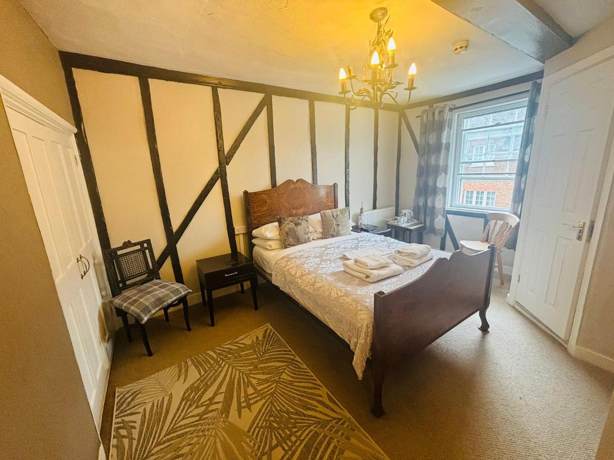 Longs Hotel & Inn Woburn Exterior foto
