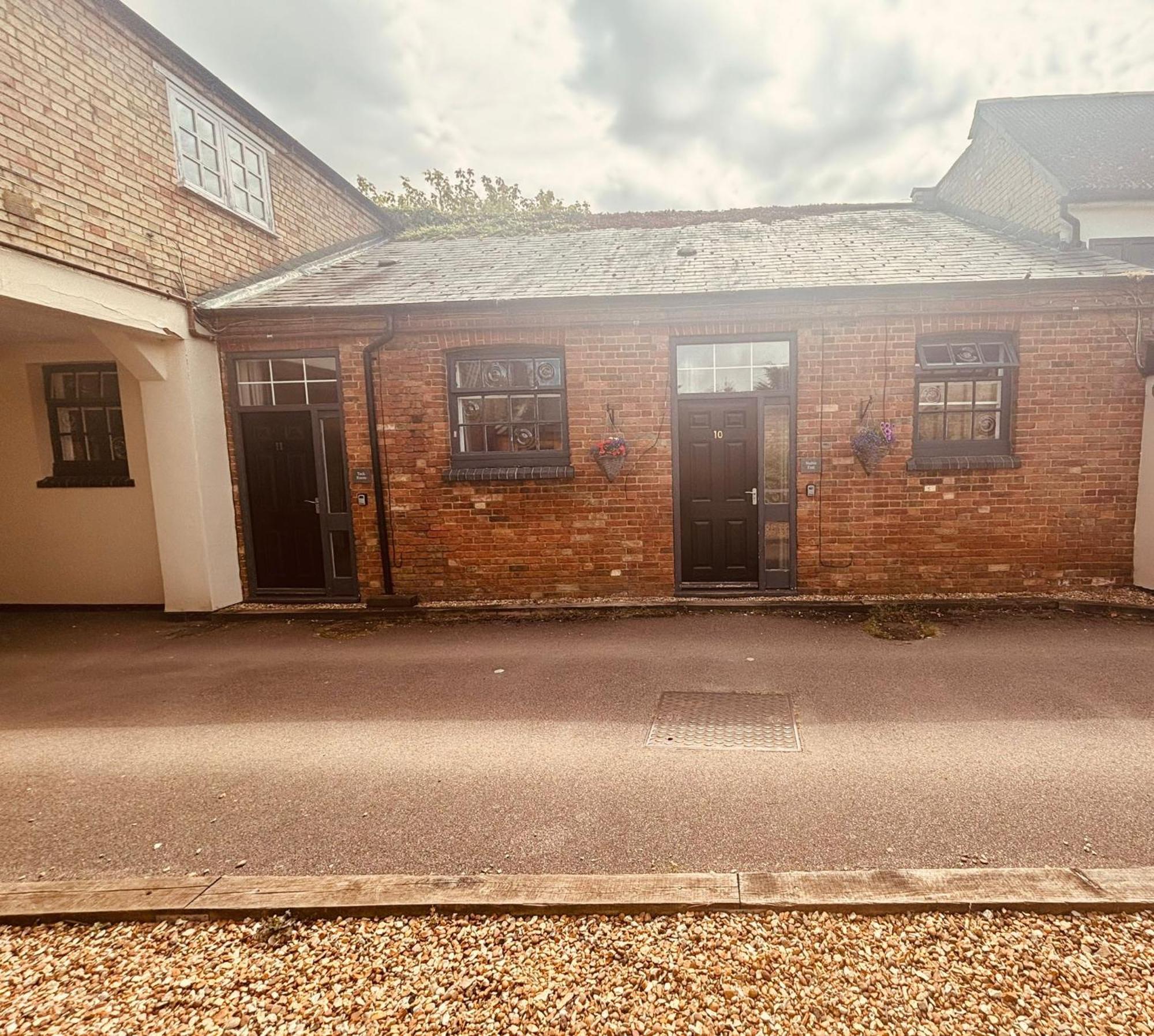 Longs Hotel & Inn Woburn Exterior foto